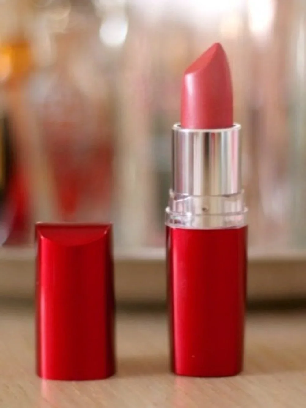 DISCONTINUED Maybelline Moisture Extreme Lipstick